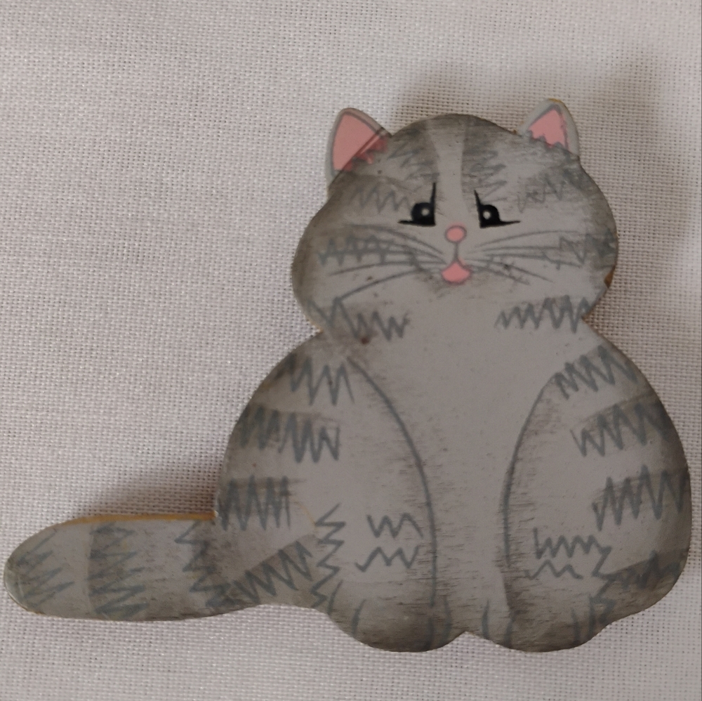Vintage Wooden Gray Cat Striped American Shorthair Cute Kitty Fridge Magnet